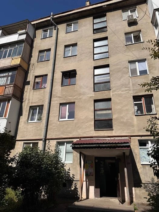 Продається 3 кімнатна квартира,вул. Мазепи