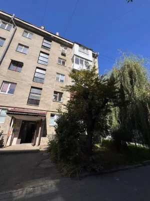 Продається 3 кімнатна квартира,вул. Мазепи