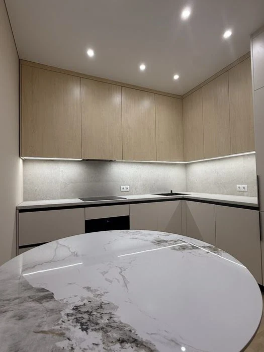 Продаж 2 кімнатної в центрі міста, вул  Руська 41