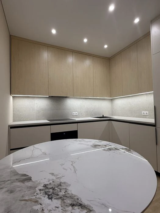 Продаж 2 кімнатної в центрі міста, вул  Руська 41