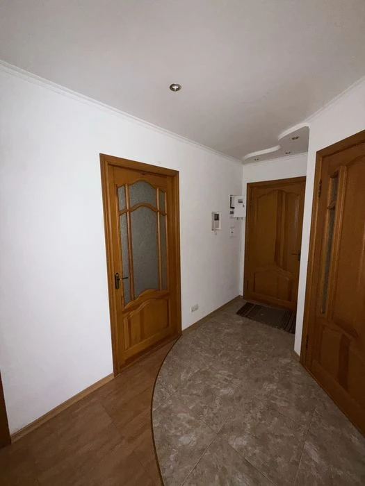 Продаю 3к к-студію в районі Старого ЖД вокзалу