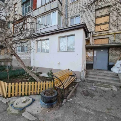 Продаю 3к к-студію в районі Старого ЖД вокзалу