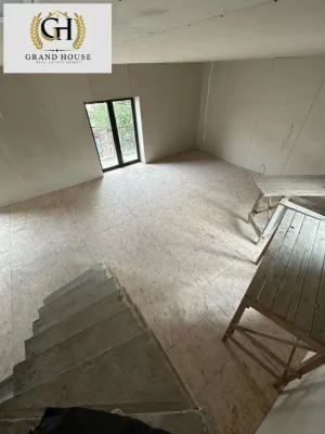 Продам новий будинок в історичному центрі міста