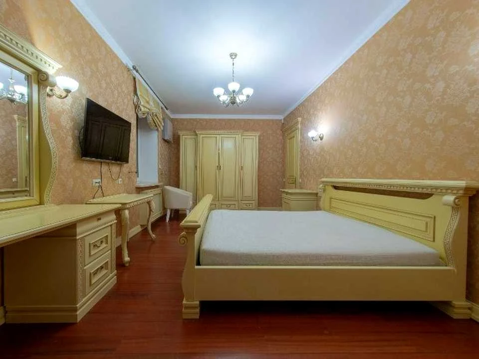 Квартира. Київ, Євгена Коновальця вул. (Щорса)