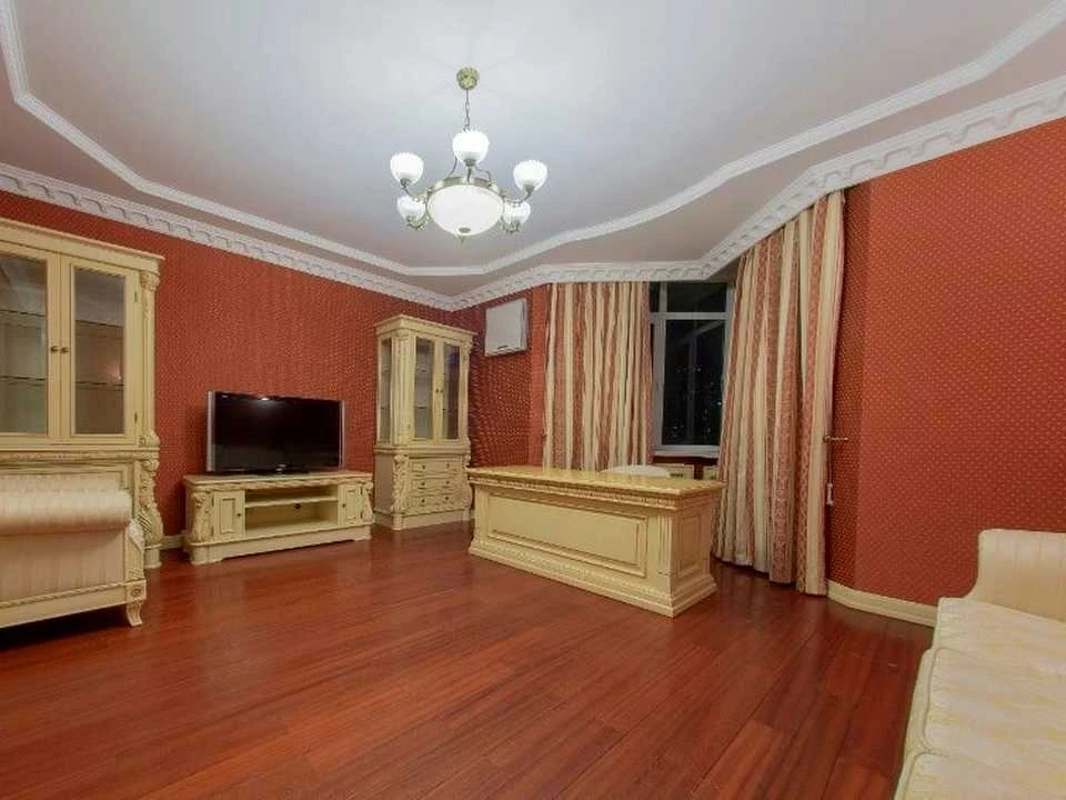 Квартира. Київ, Євгена Коновальця вул. (Щорса)