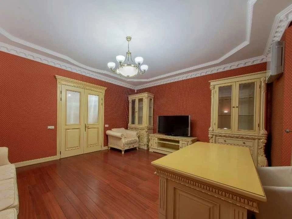 Квартира. Київ, Євгена Коновальця вул. (Щорса)