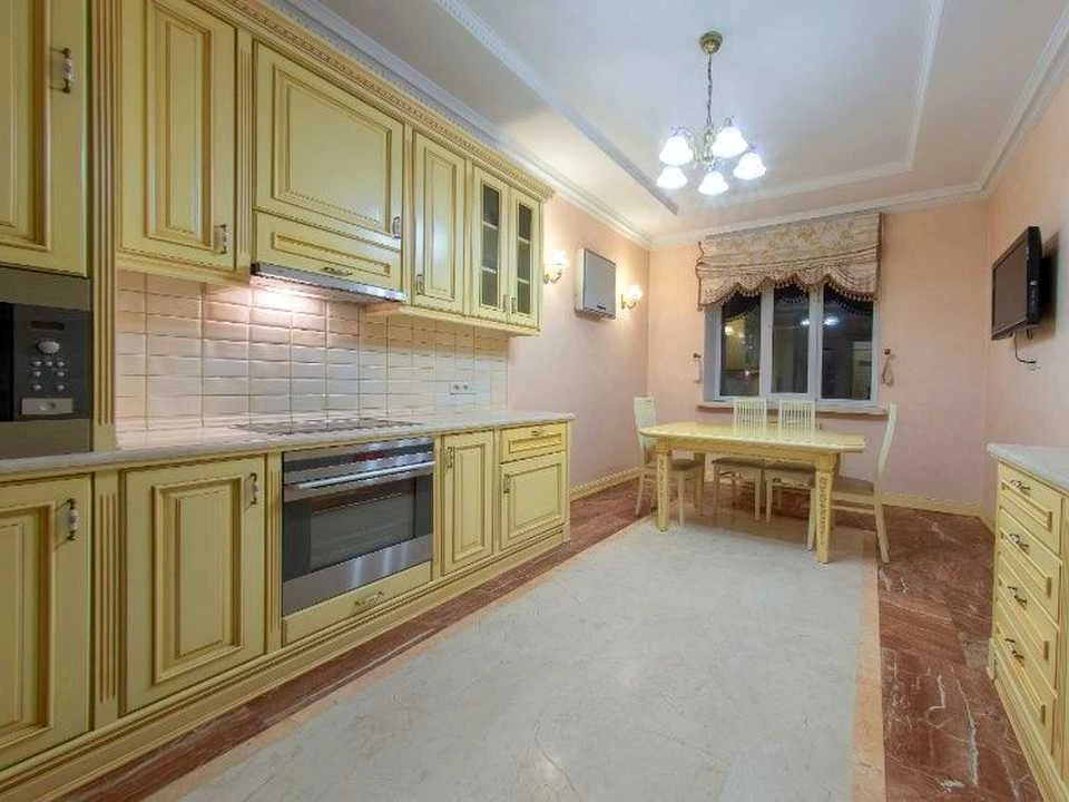 Квартира. Київ, Євгена Коновальця вул. (Щорса)
