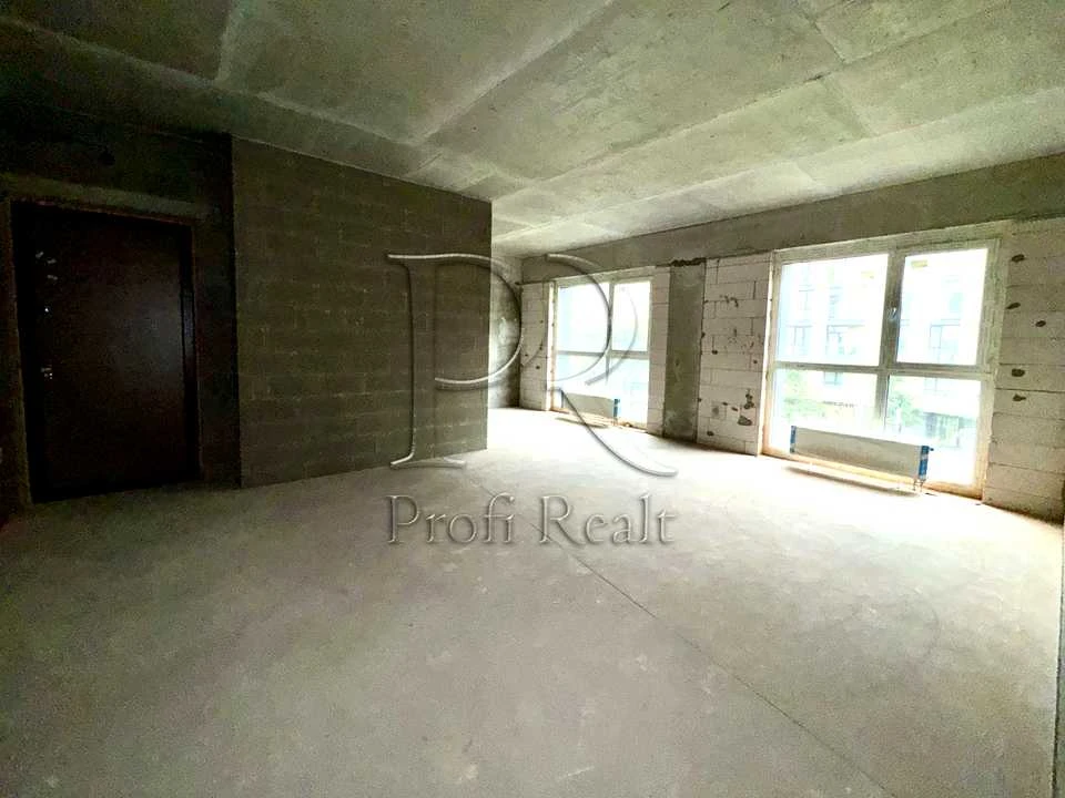 Квартира. Київ, Салютна вул., 2к