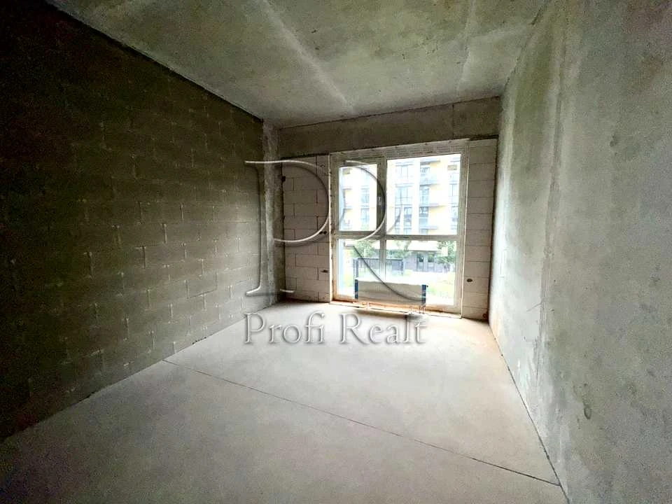 Квартира. Київ, Салютна вул., 2к