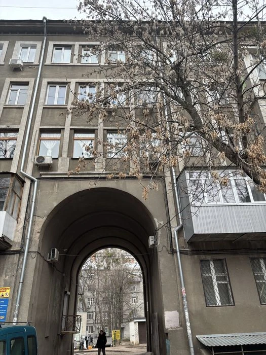 3 rooms for sale, Naukova metro station, Danilevskoho St.