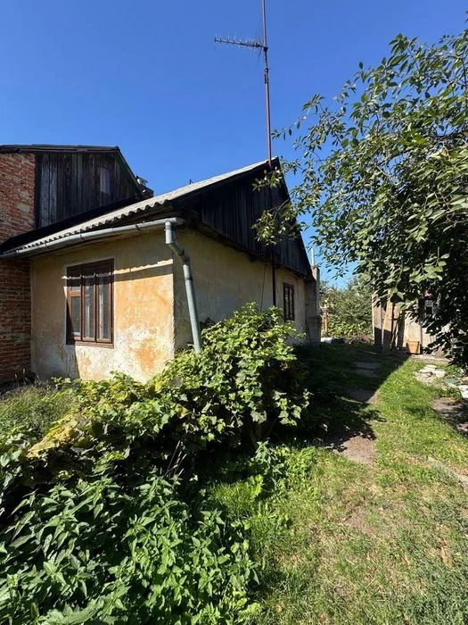 БЕЗ КОМІСІЇ! Продаж ділянки 8 соток + частина будинку на вул