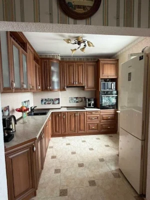 Гарна 4-х кім.кв. 85.5м2 в самому центрі Котовського по вул.