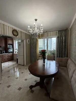 Гарна 4-х кім.кв. 85.5м2 в самому центрі Котовського по вул.