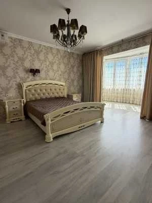 Гарна 4-х кім.кв. 85.5м2 в самому центрі Котовського по вул.