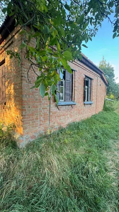 Продаж окремого цегляного будинку в Полтаві.