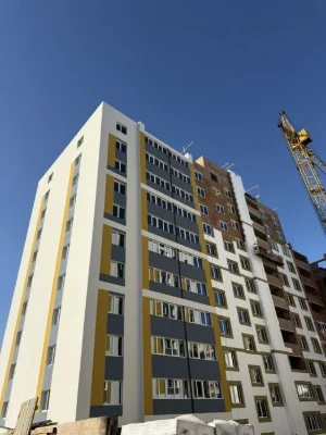Велика та світла 2к Виставка, будинок з власним сховищем. По