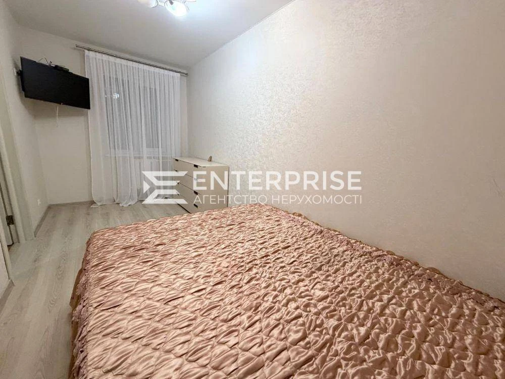 Продаж 3к квартири, метро Святошин, просп. Берестейський Дер