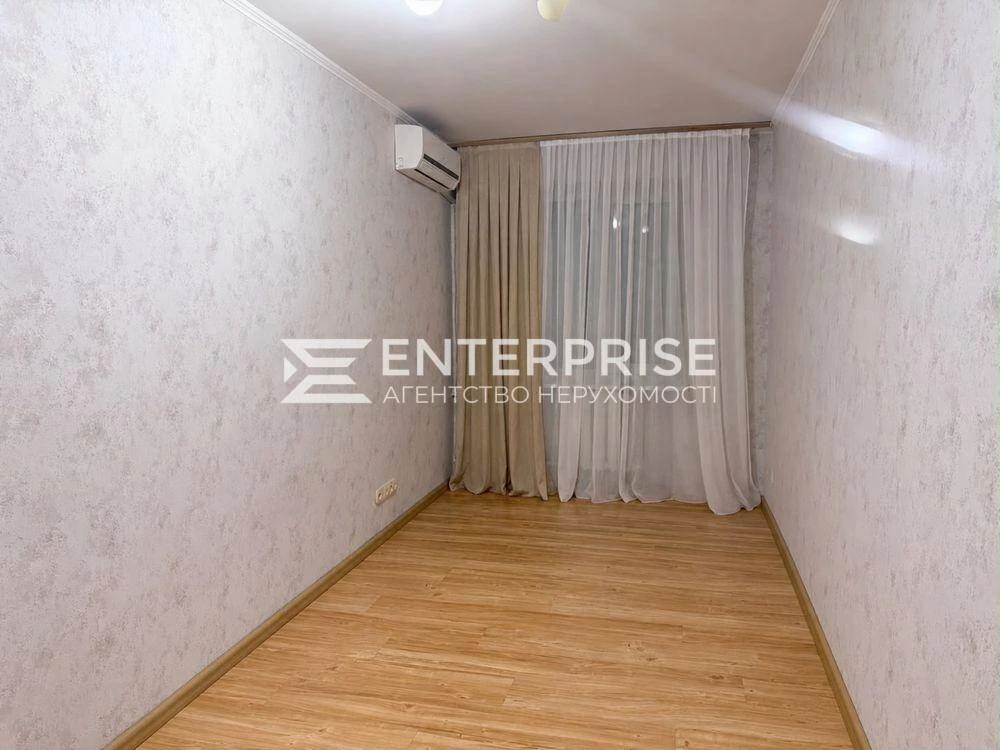 Продаж 3к квартири, метро Святошин, просп. Берестейський Дер