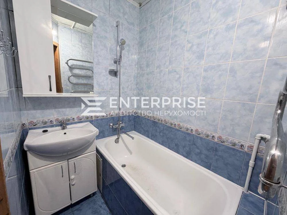 Продаж 3к квартири, метро Святошин, просп. Берестейський Дер