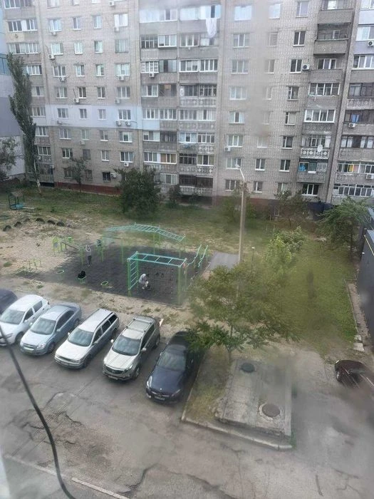 I will sell a 4-room apartment, st. Kosmonavtov 2 Pridneprovsk