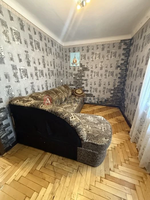 ІДвокімнатна квартира в центрі міста — заходь і живи