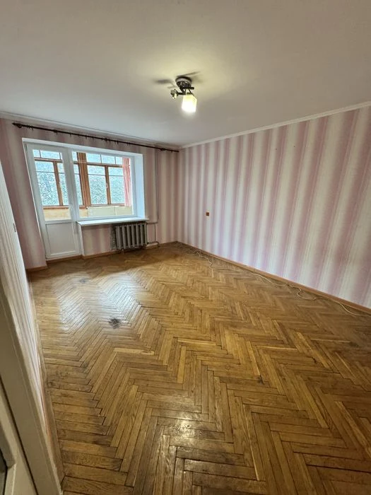 Продаж 2 кімнатної квартири на Молоді