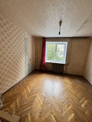 Продаж 2 кімнатної квартири на Молоді