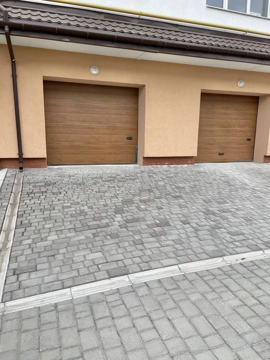 Продаж 2-кім квартри з гаражем в новобудові ДанБуд вул Троле