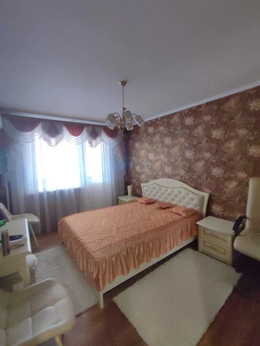 продам 3 кімн. Клочківська 199 газ 2 поверх
