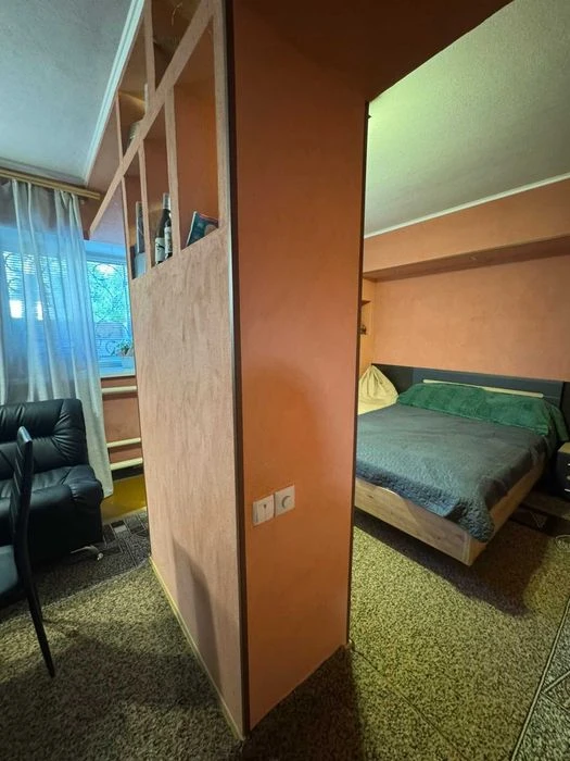 Продам затишну 2-кімнатну квартиру на Баварії, цегляний буди