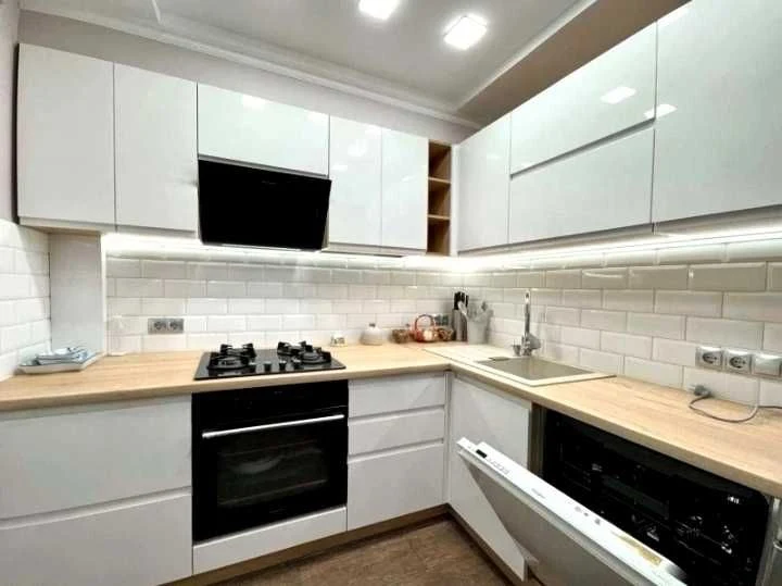 Продам 3комнатную  квартиру, Новые дома, возле м Армейская 3