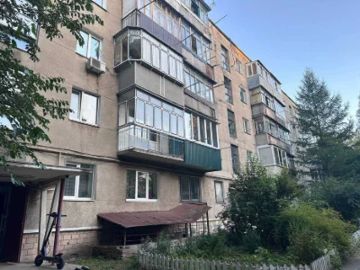 Продаж 2 кімнатної квартири. Ремонт, частково меблі.