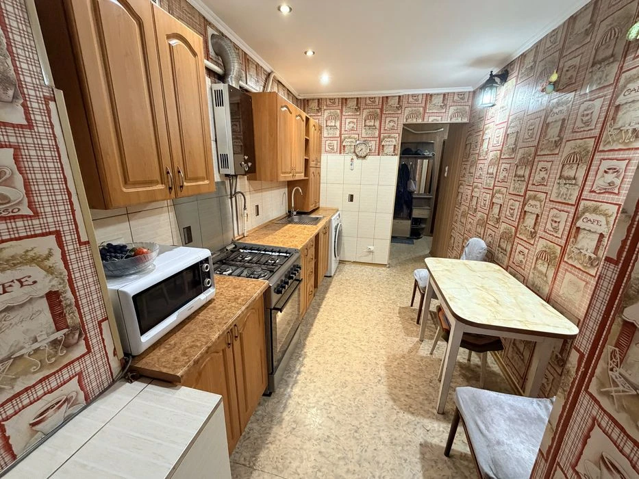 Продаж 2-х кім квартири 1/5 Космонавтів / зуп Янтарний