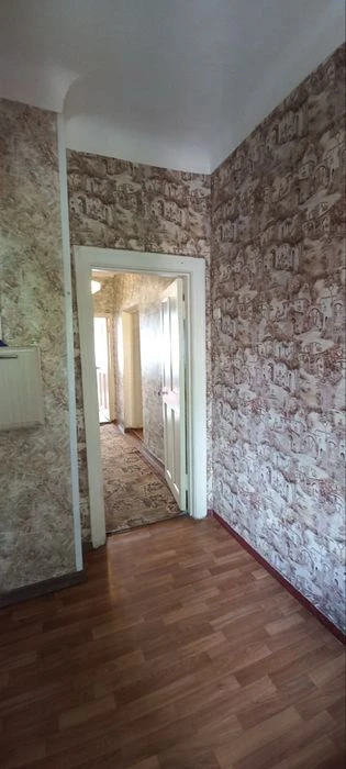 Продам 2х ком квартиру, сталинка!