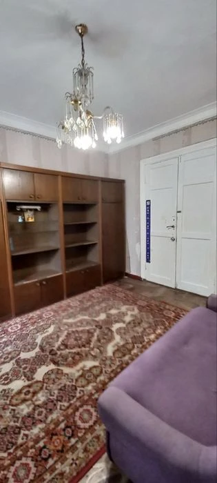 Продам 2х ком квартиру, сталинка!