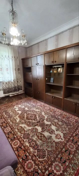 Продам 2х ком квартиру, сталинка!