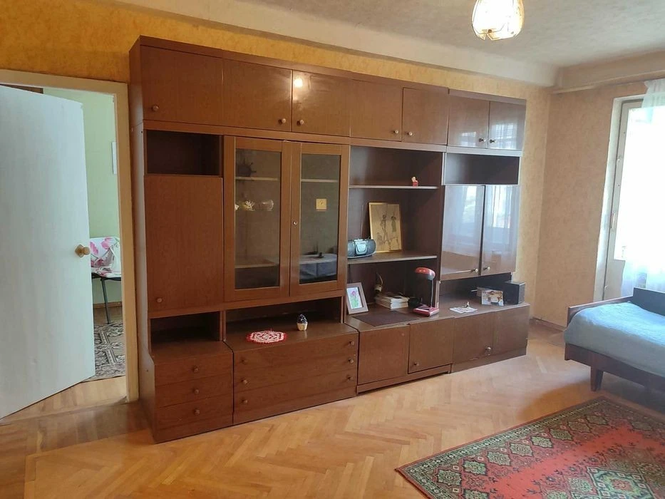Пропонується 2к квартира неподалеку від метро Чернігівська,
