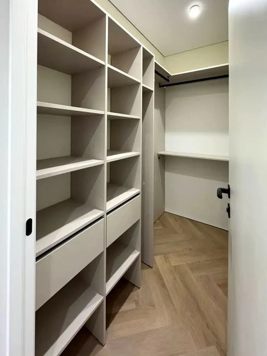 Продаж квартири ЖК Варшавський 3 вул. Олександра Олеся, 17 В