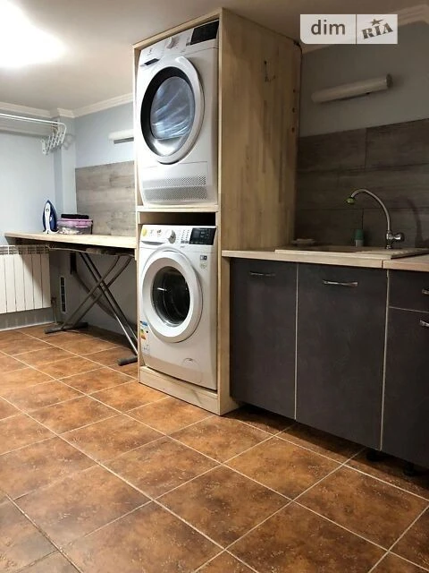 Продаж 2 поверхового будинку з ділянкою на 12 соток, 320 кв.