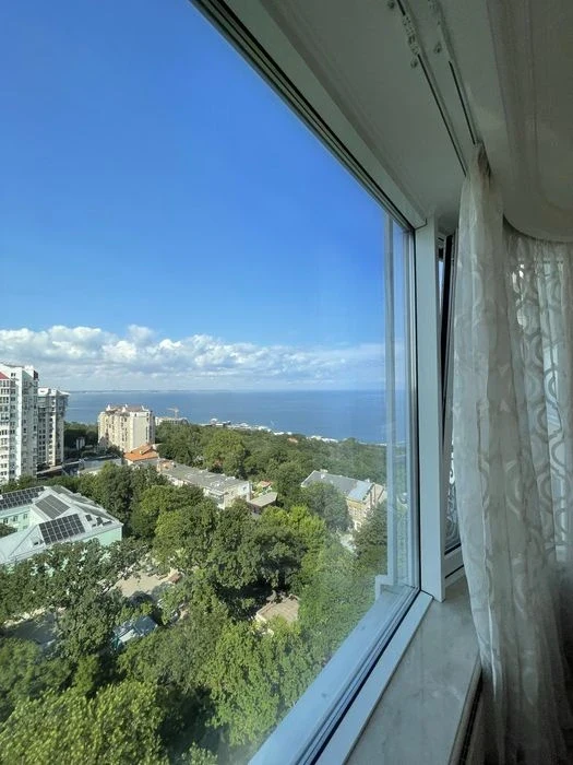 Продам квартиру с видом на море