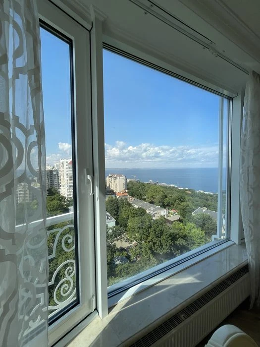 Продам квартиру с видом на море