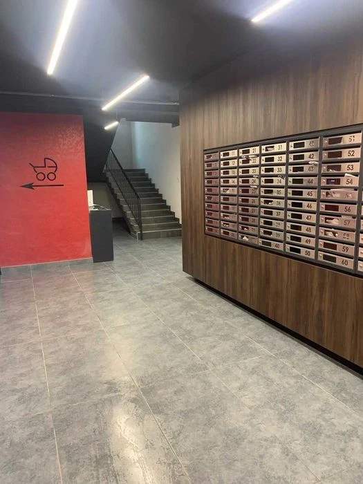 Продаю однокімнатну квартиру з ремонтом в центральній частин