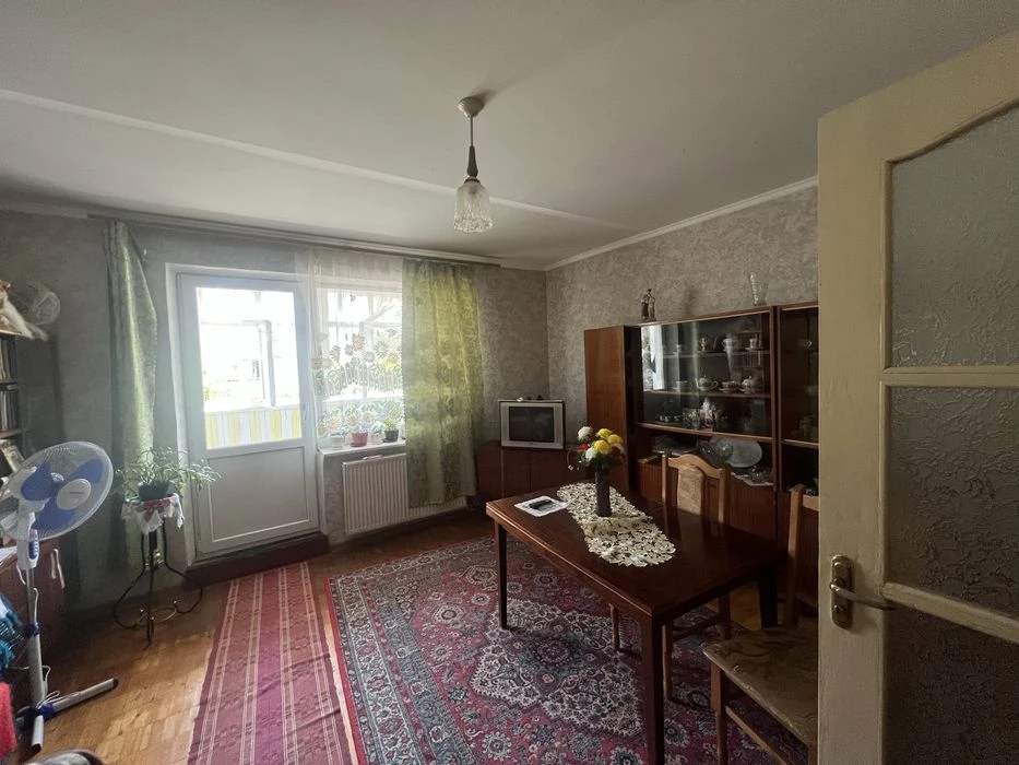 Продаж 2-кімнатної квартири по вул. Романа Шухевича