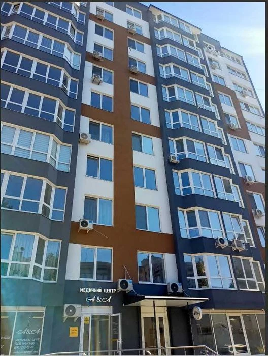 Продам 2 кімнатну квартиру в центрі біля скверу "Юність", Го