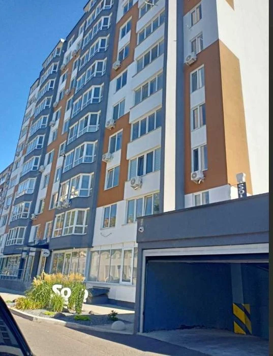 Продам 2 кімнатну квартиру в центрі біля скверу "Юність", Го