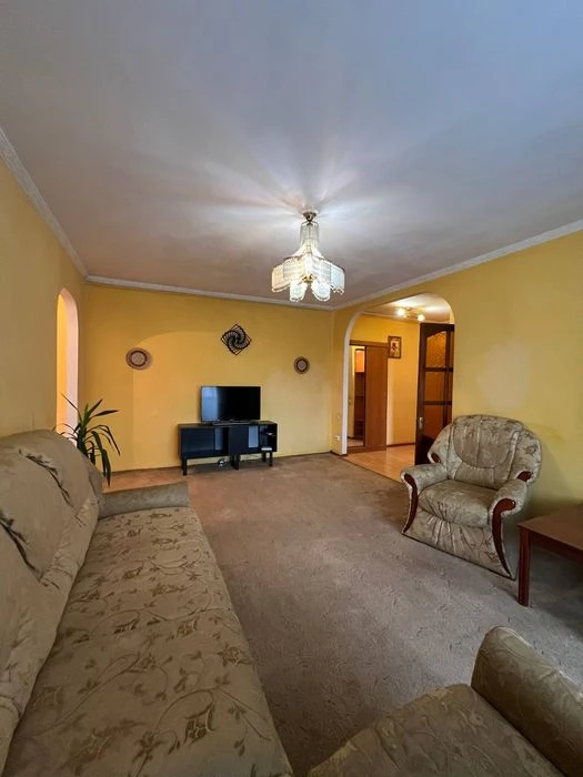 I will sell a 3-room apartment in the city center of Dnipro, Gogo Street