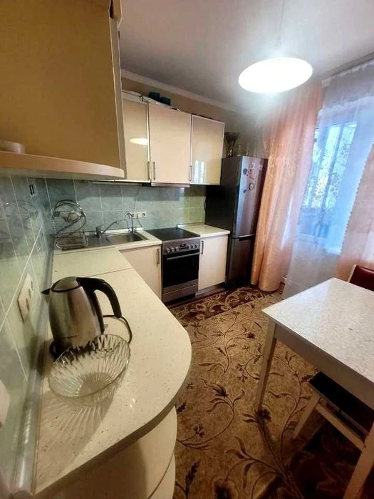 Продам 3х комн квартиру м Холодная гора, Волонтёрская 4/16 с