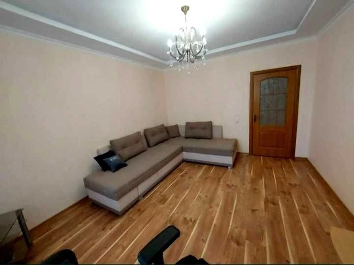 Продам 2х комнатную квартиру ХТЗ, пр Александровский 1выс/5
