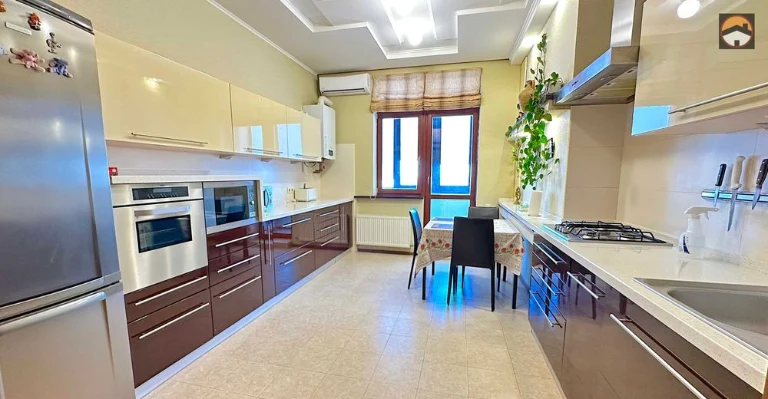 Продам 3к квартиру Центр ЖК "Чайковський", 126м2