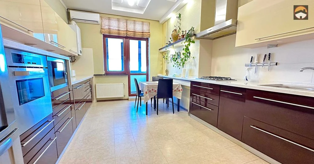 Продам 3к квартиру Центр ЖК "Чайковський", 126м2